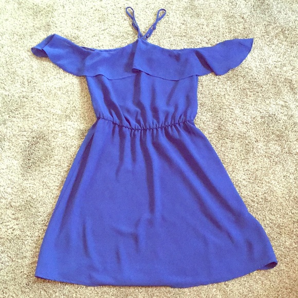 Wayf Dresses & Skirts - Beautiful blue Wayf off the shoulder dress! 👗